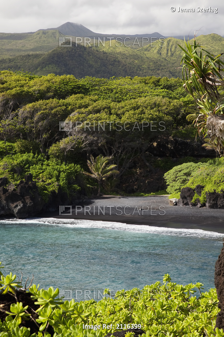 Hawaii, Maui, Hana, The Black Sand Beach of Waianapanapa.